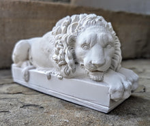 Load image into Gallery viewer, Canova Crouching Lion Sculpture Statue 8.5" long www.Neo-Mfg.com home decor