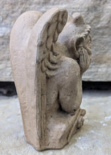 Load image into Gallery viewer, Griffin Gargoyle Notre sculpture statue www.NEO-MFG.com
