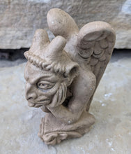 Load image into Gallery viewer, Griffin Gargoyle Notre sculpture statue www.NEO-MFG.com