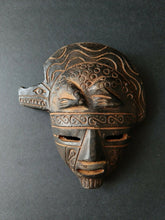 Load image into Gallery viewer, Inca Aztec Mayan Mask lizard sculpture wall plaque carving www.Neo-mfg.com 6" Museum reproduction
