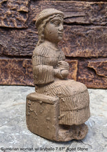Load image into Gallery viewer, Sumerian Sculptural woman with aryballo www.Neo-Mfg.com 7.87" Museum reproduction
