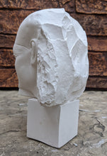 Load image into Gallery viewer, Egyptian Ramses bust head Artifact Carved Sculpture Statue Museum Reproduction www.NEO-MFG.com

