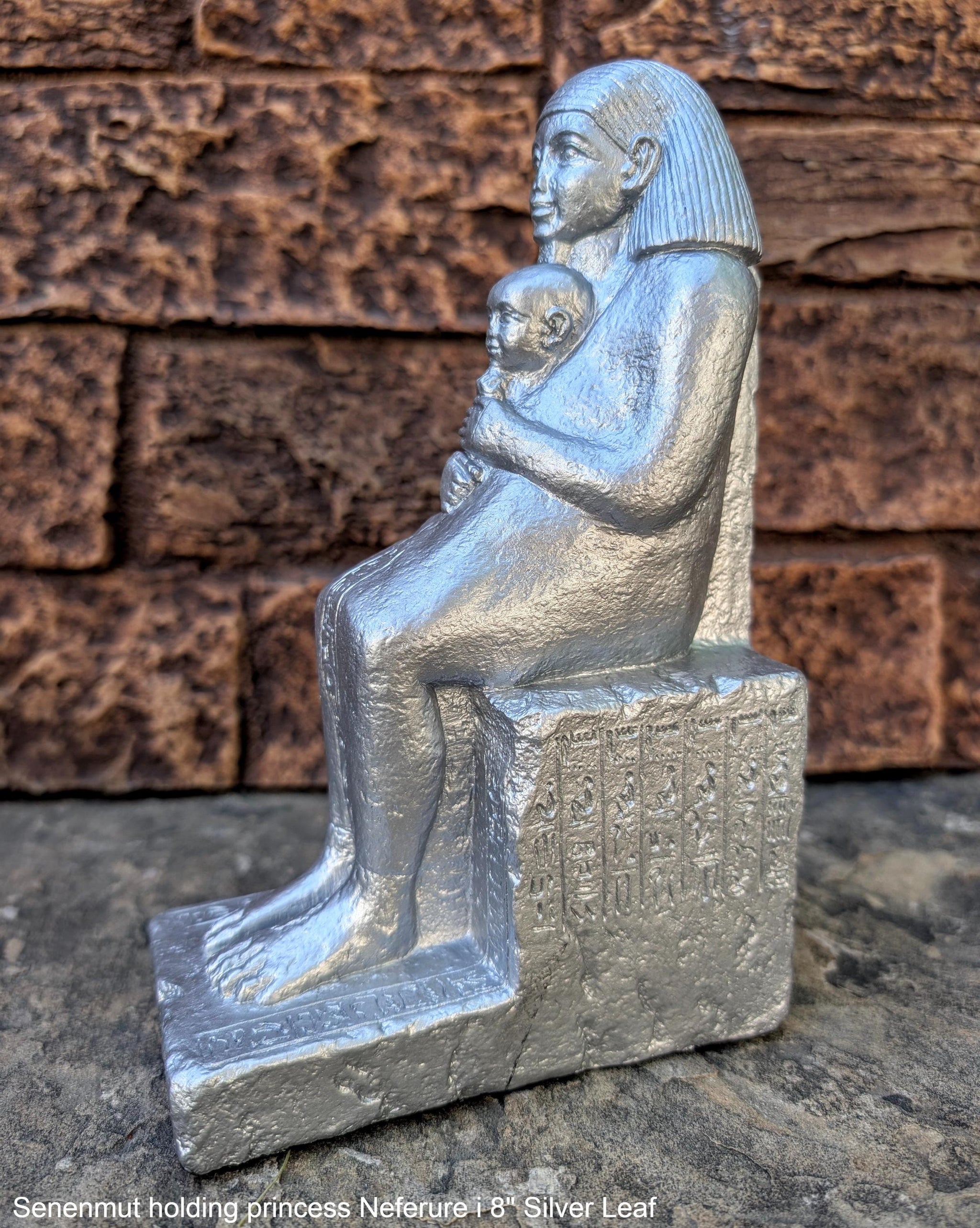 Ancienne statue égyptienne de la princesse Redji, grandiorite, Saqqara Ancienne statue égyptienne de la princesse Redji, grandiorite, Saqqara
